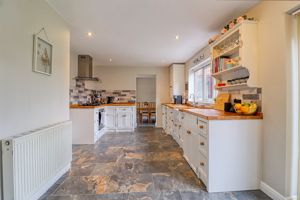 Kitchen- click for photo gallery
